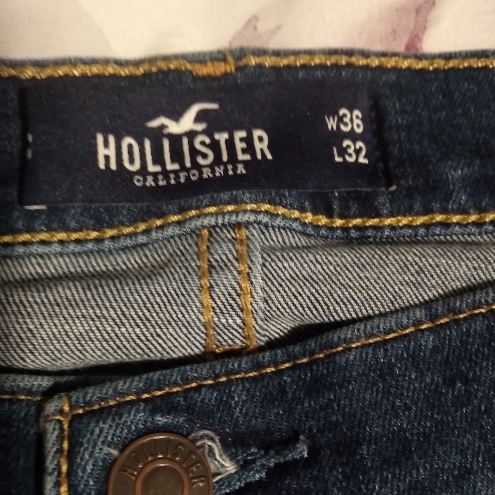 HOLLISTER - Picture 3 of 3